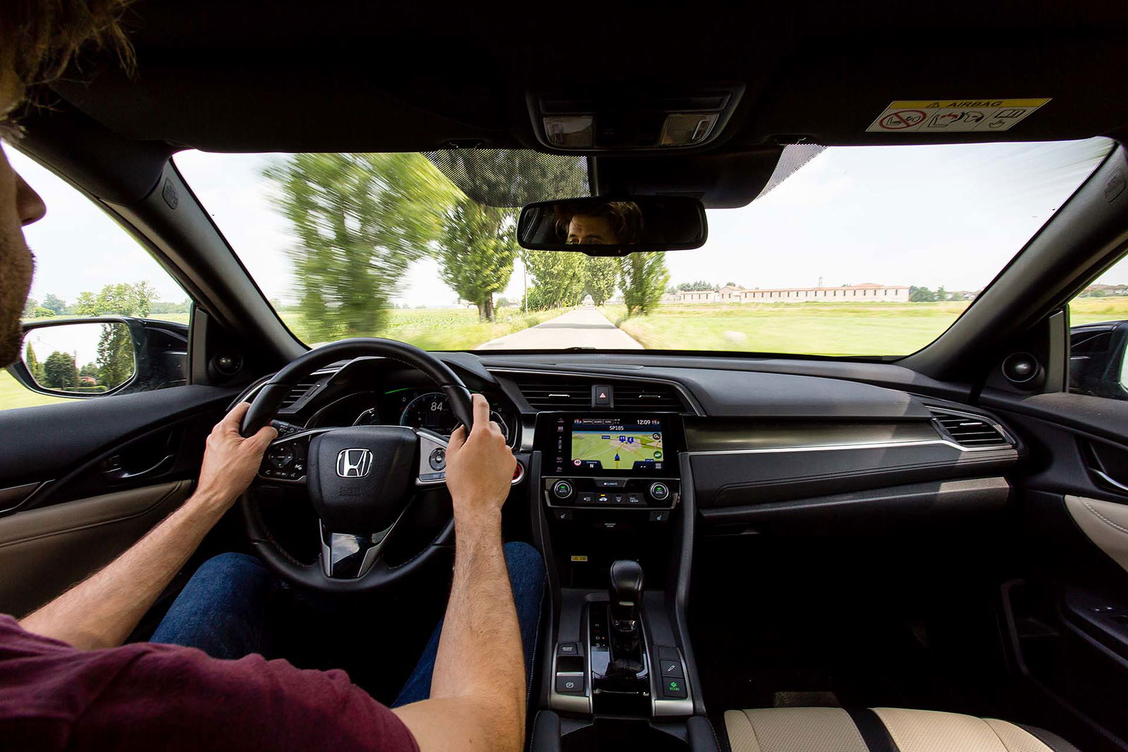 Honda Civic 1.5 Turbo VTEC Prestige CVT - on board