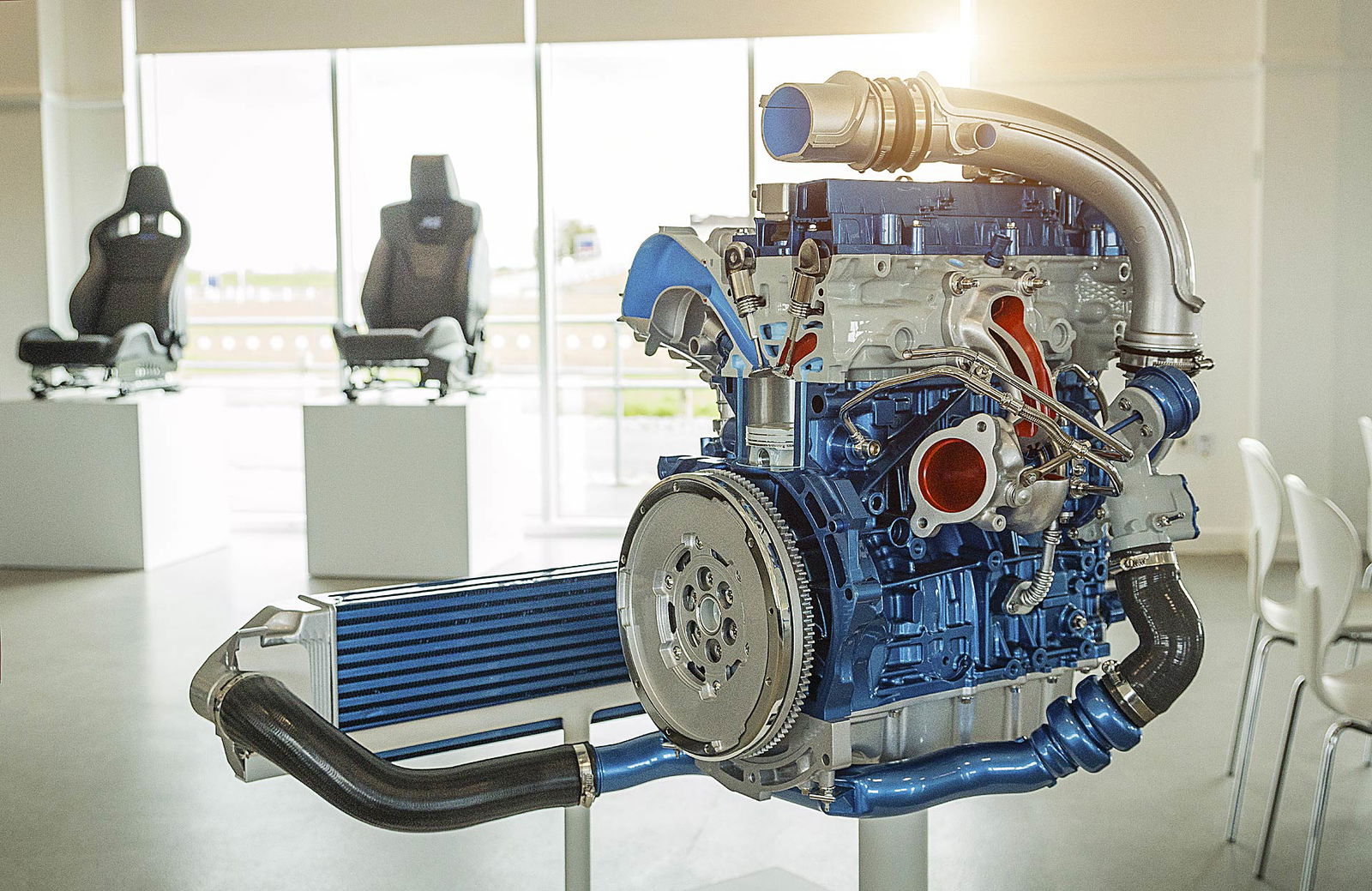 Sezione del motore 2.3 Ecoboost della Ford Focus RS del 2016