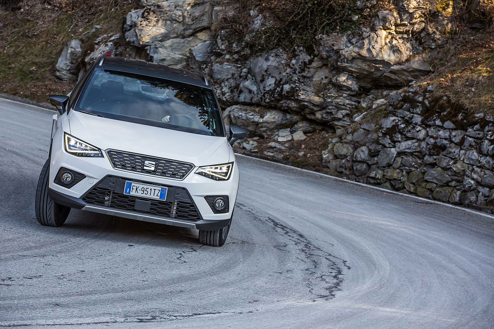 Seat Arona curva