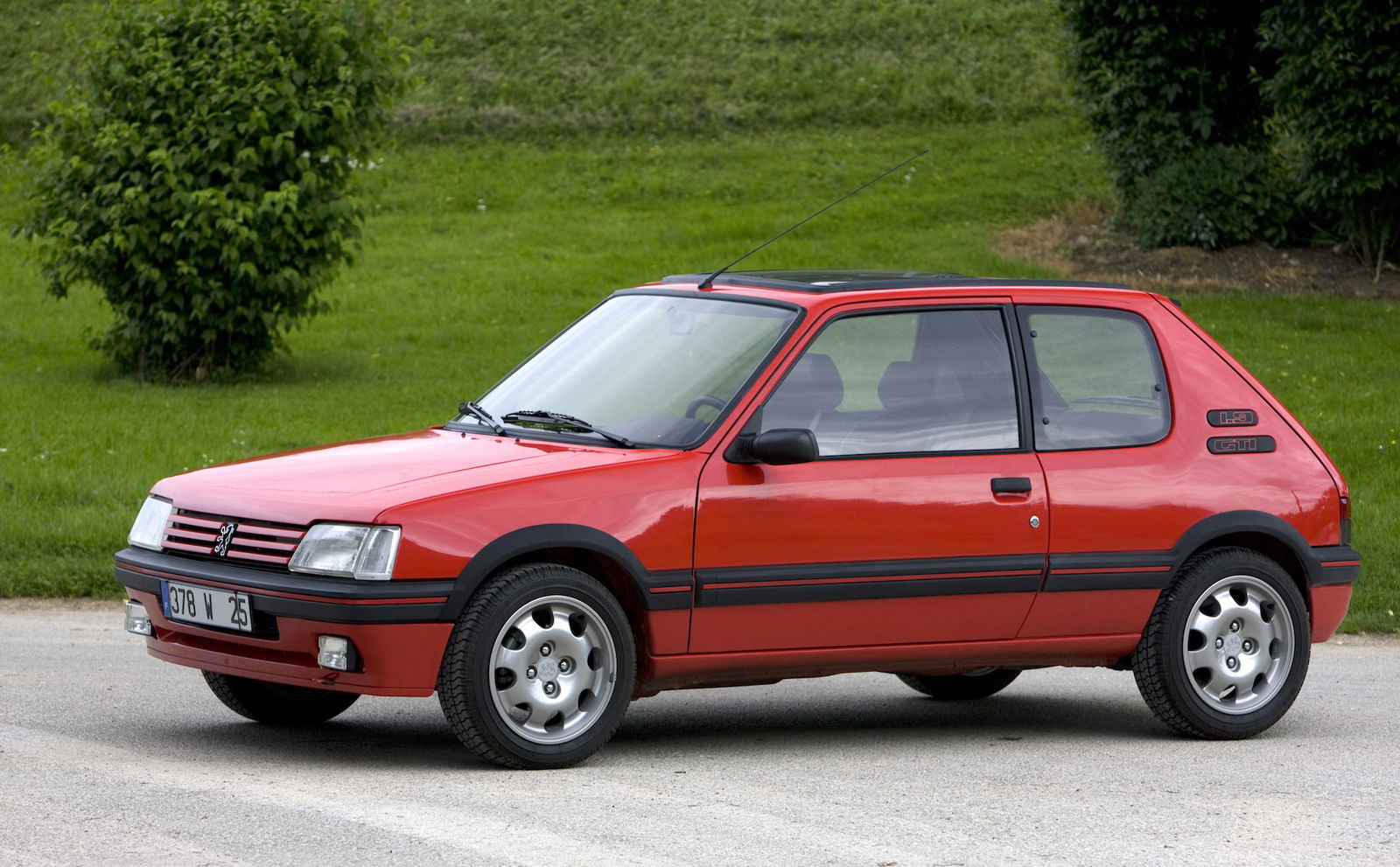 peugeot 205 gti 1.9 rossa statica