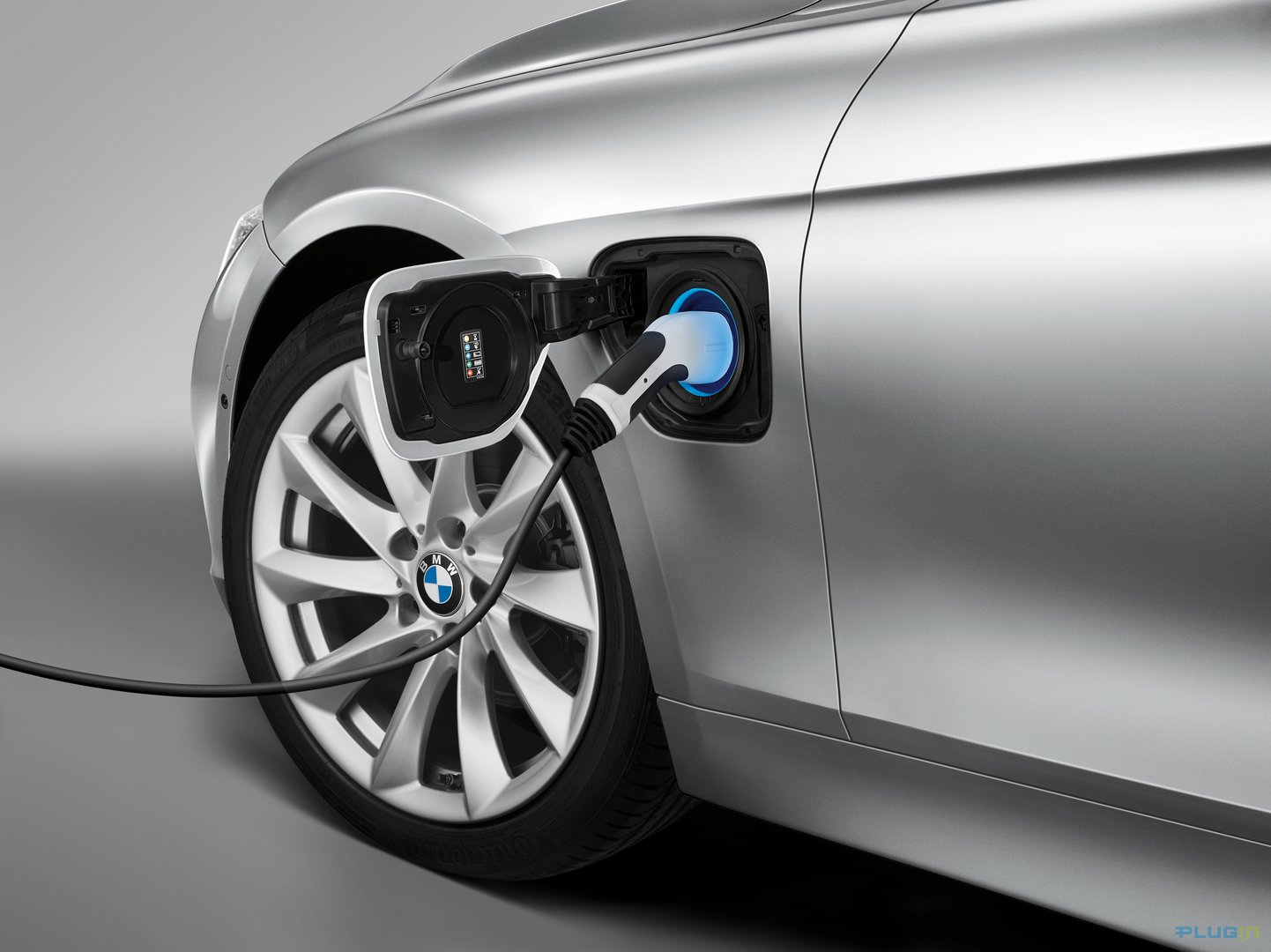 BMW Serie 6 Plug-In Ricarica Presa Elettrica