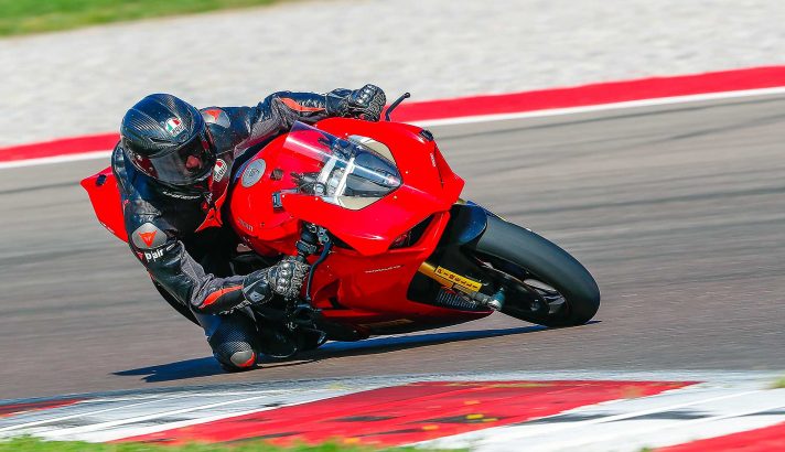 Comparativa-1000-2019-Ducati-Panigale-V4S-014