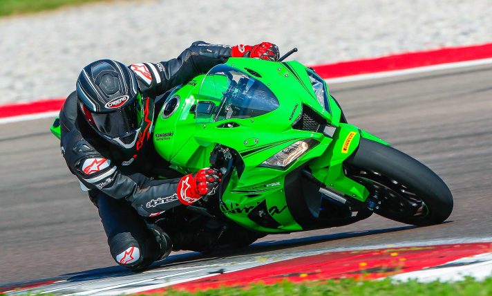 Comparativa-1000-2019-Kawasaki-Ninja-ZX-10RR-005