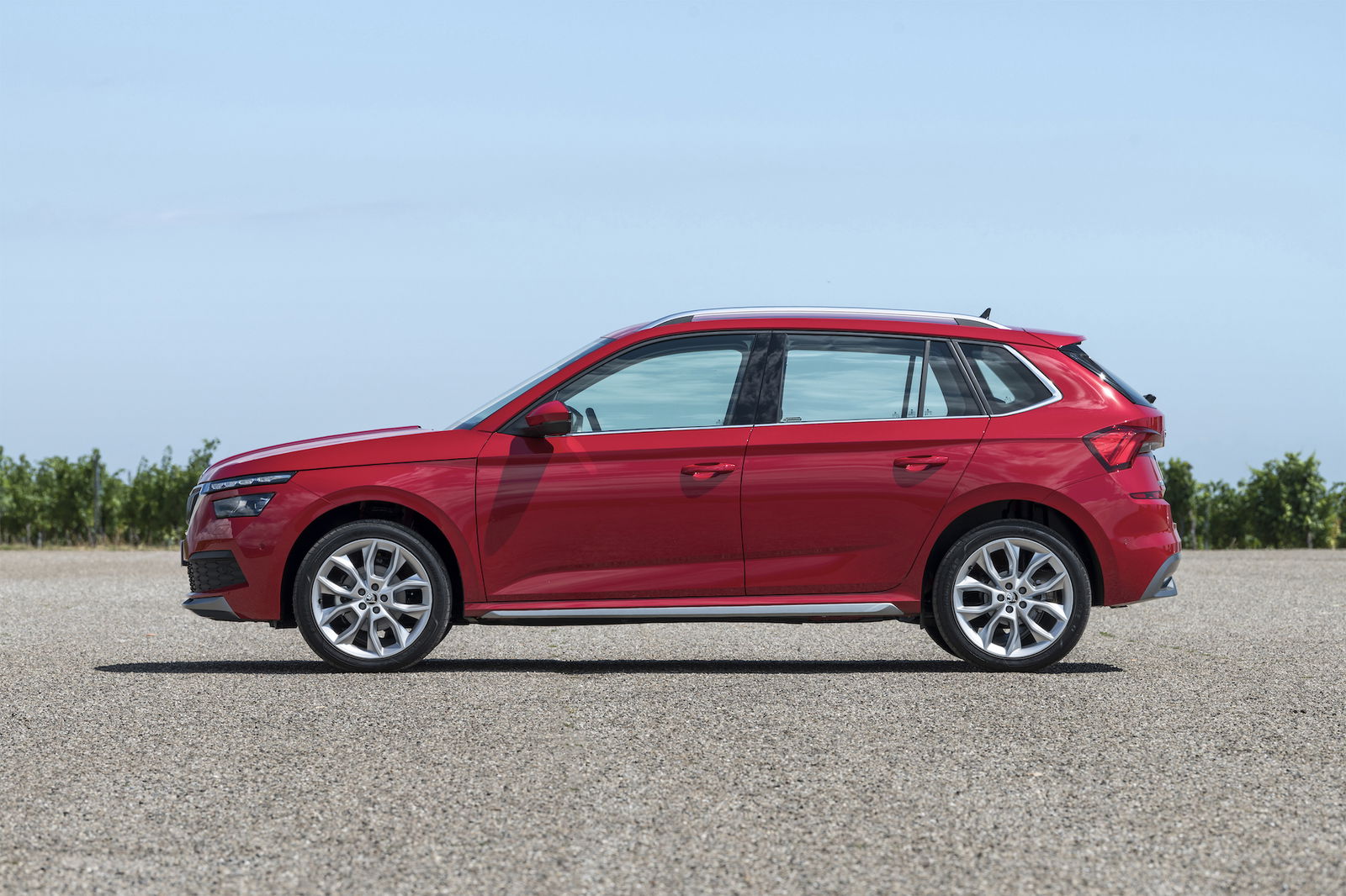 skoda kamiq rossa laterale