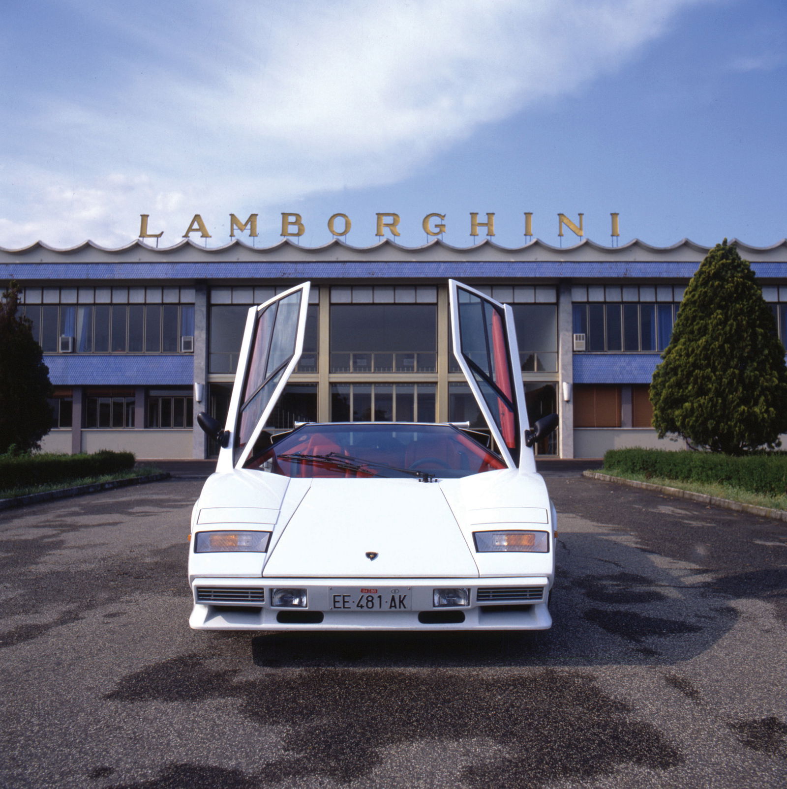 lamborghini countach bianca