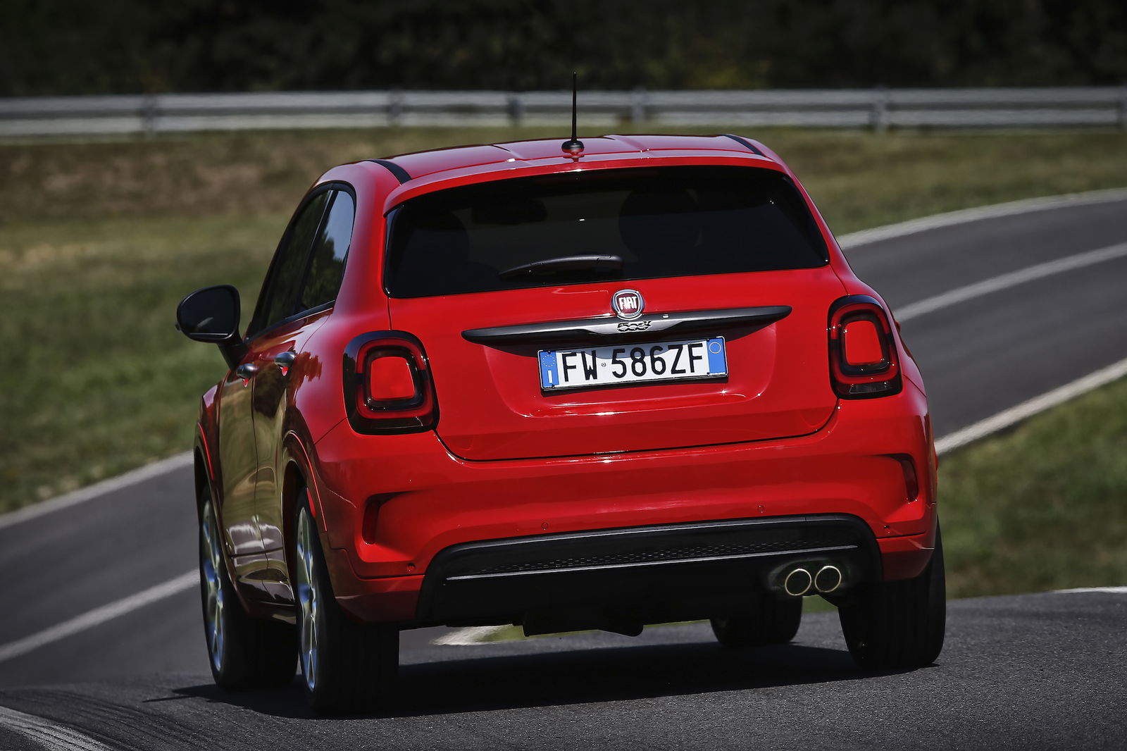 Fiat 500X Sport rossa, posteriore