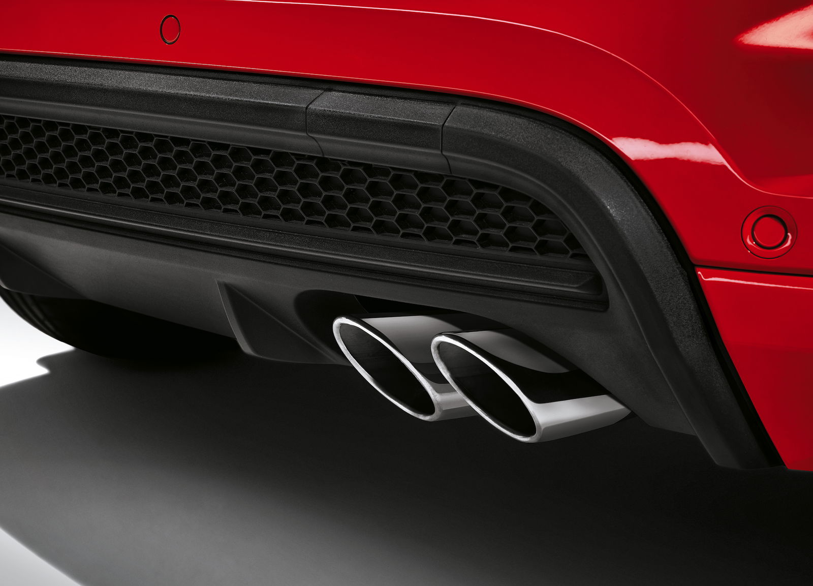 Fiat 500X Sport rossa, dettaglio scarico