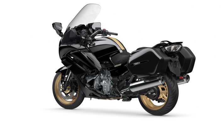 Yamaha-FJR1300-Ultimate-Edition- 3