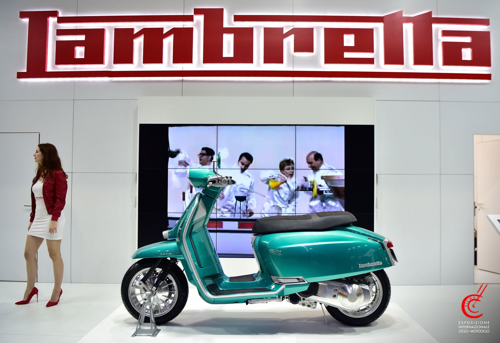Lambretta G325 Verde stand EICMA
