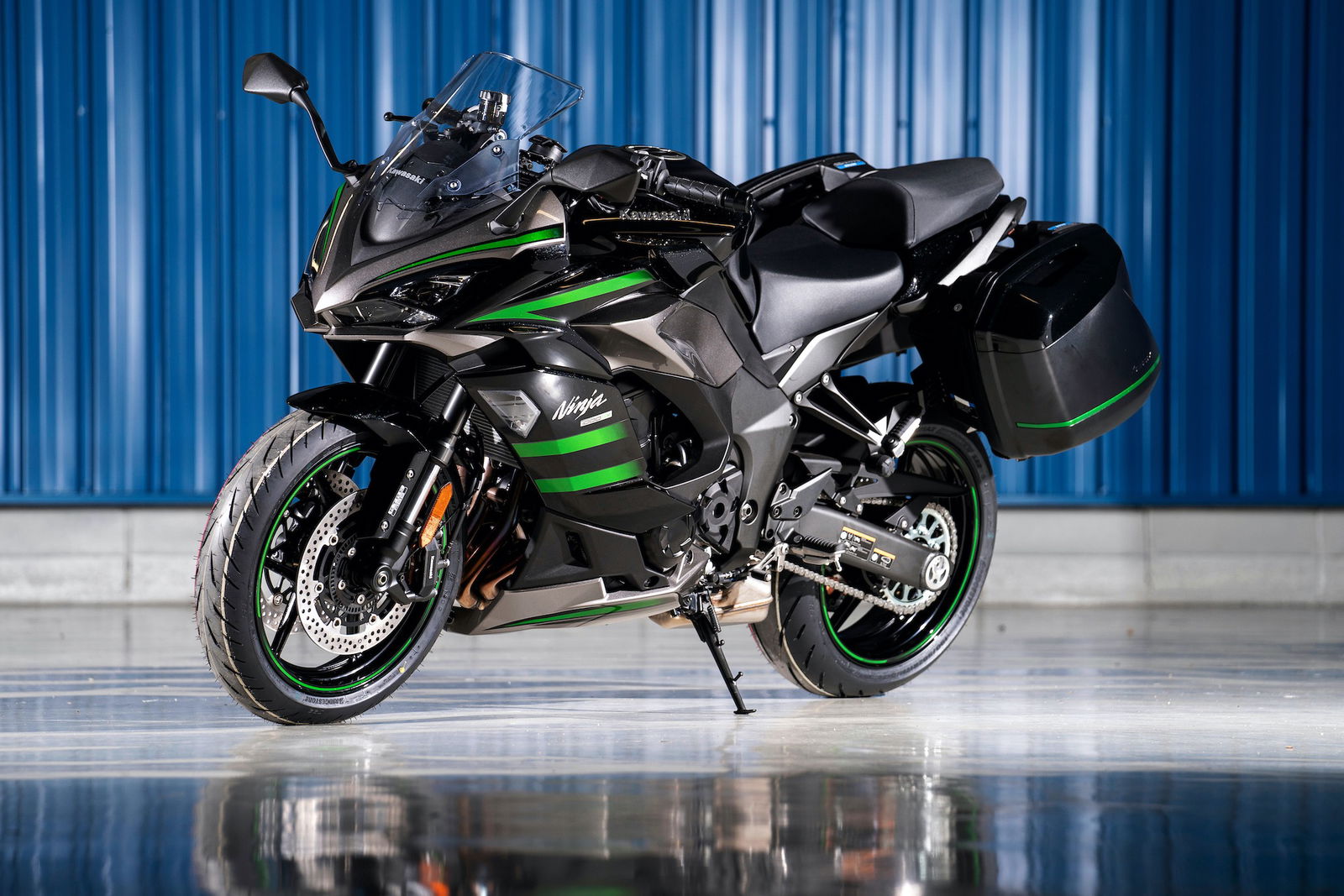Kawasaki Ninja 1000SX Verde e nera con le borse