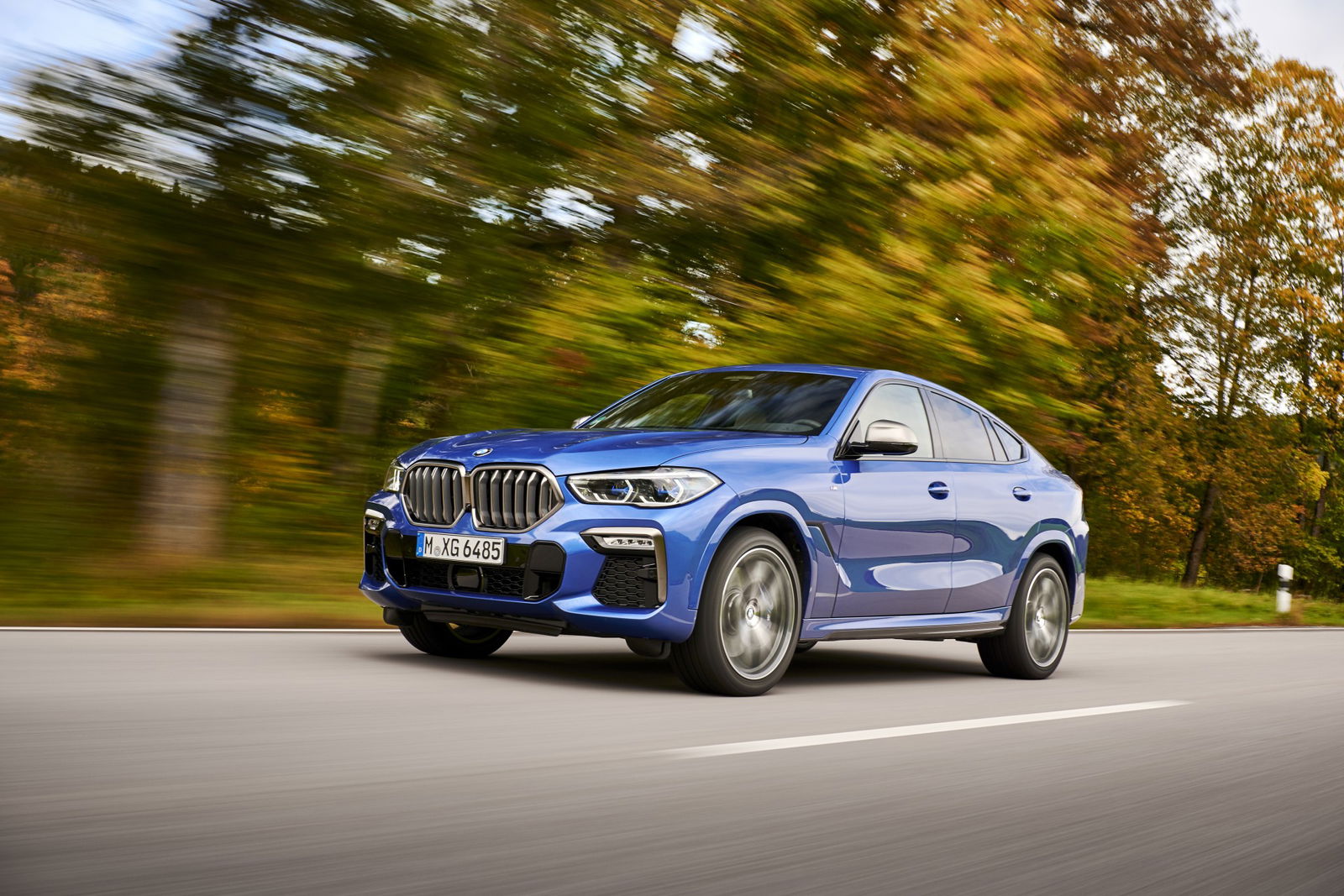 BMW X6 M50i