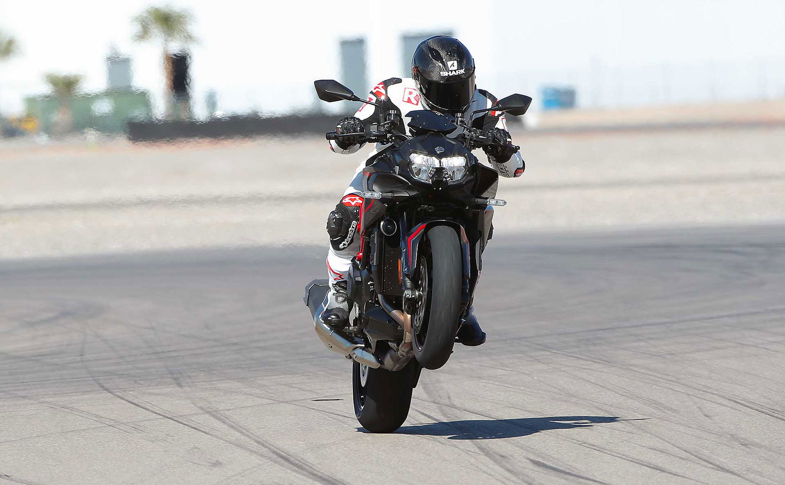 Kawasaki Z H2 impennata