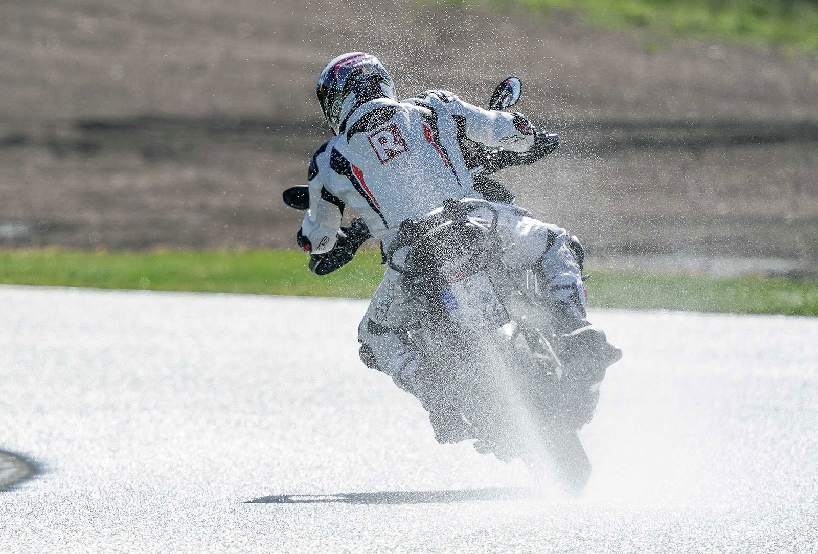 Metzeler Sportec M9R su BMW S1000XR