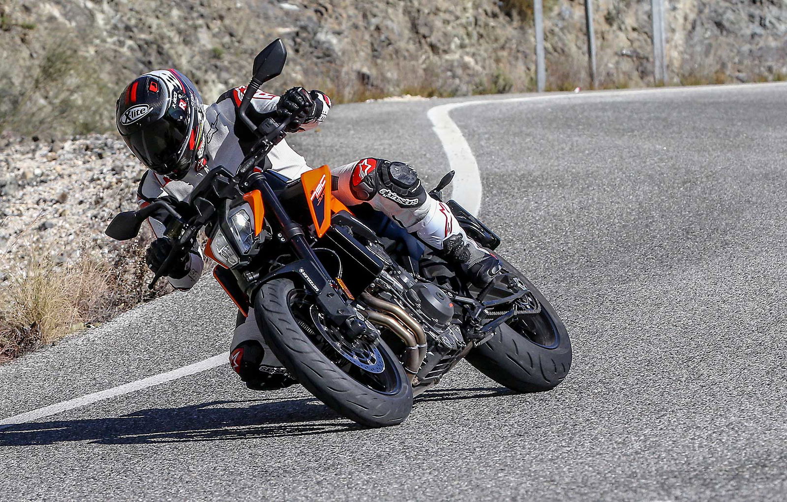 Metzeler Sportec M9R su KTM 790R