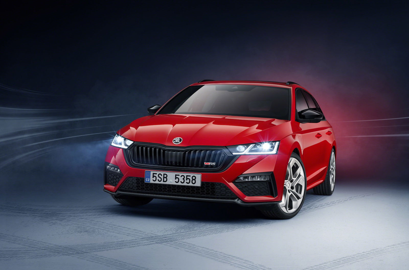 Nuova Skoda Octavia RS iV rossa 