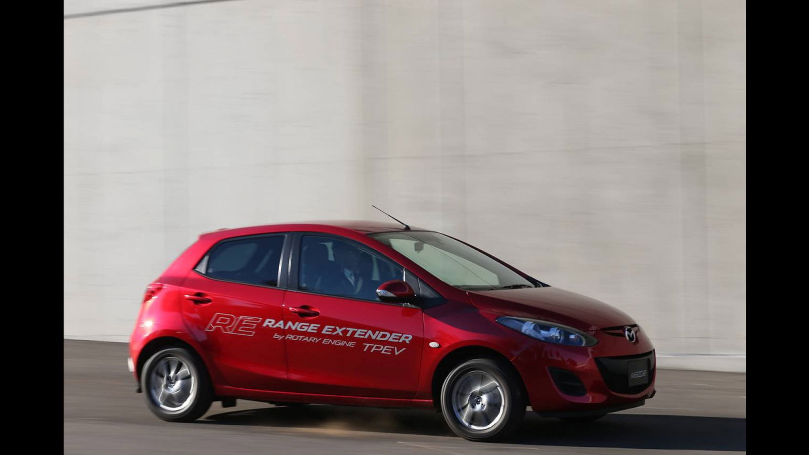 mazda2-ev-range-extender-elettrica-e-rotativa