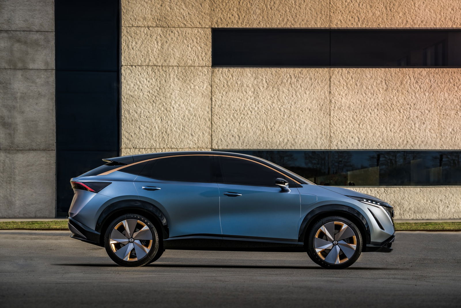 Nissan-Ariya-2020_00010