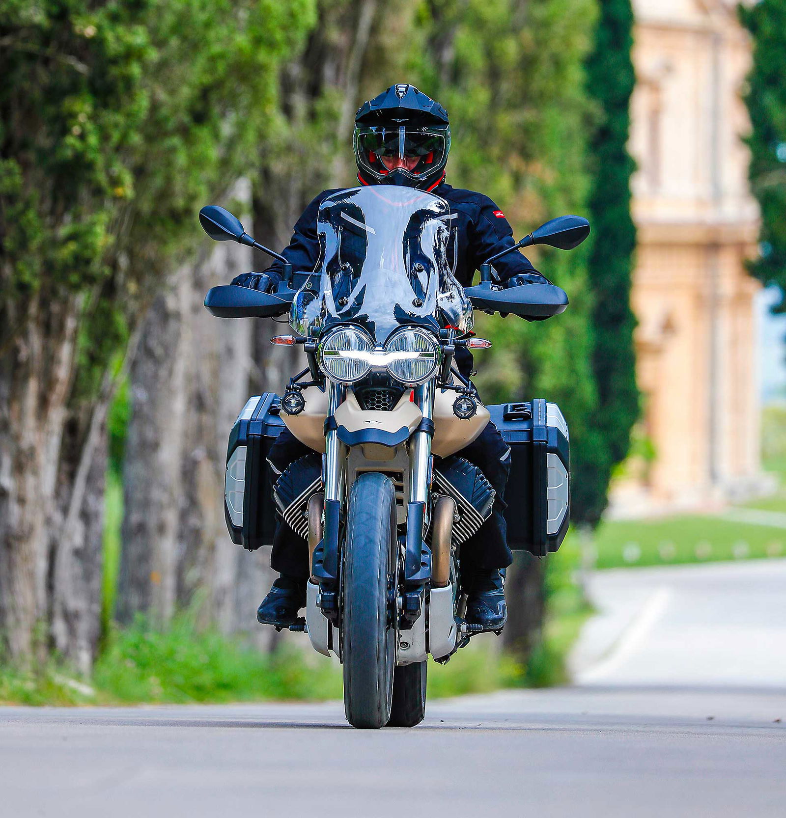 Moto Guzzi V85 TT Travel