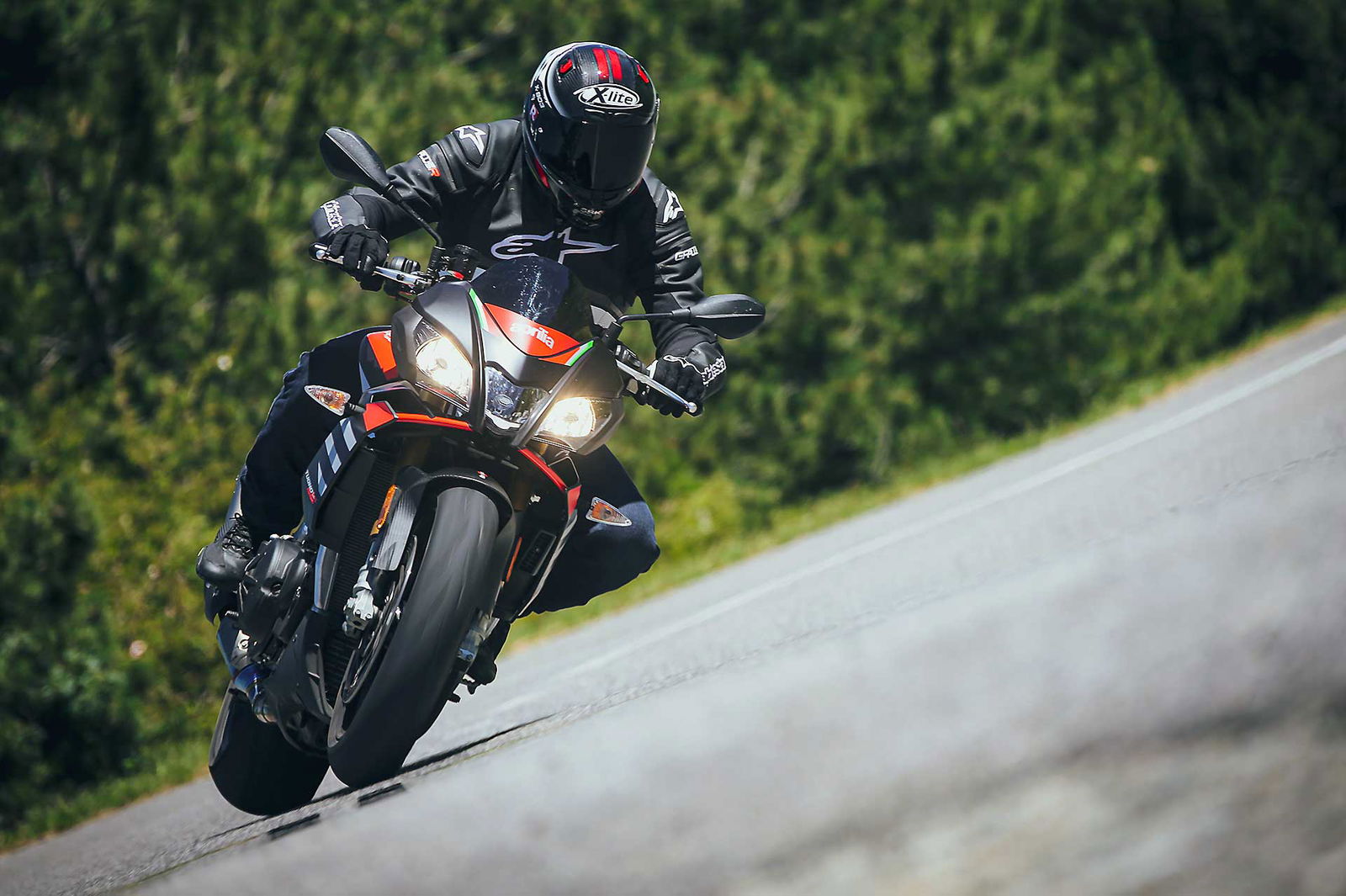 Aprilia Tuono V4 1100 Factory 2020 migliore maxi naked