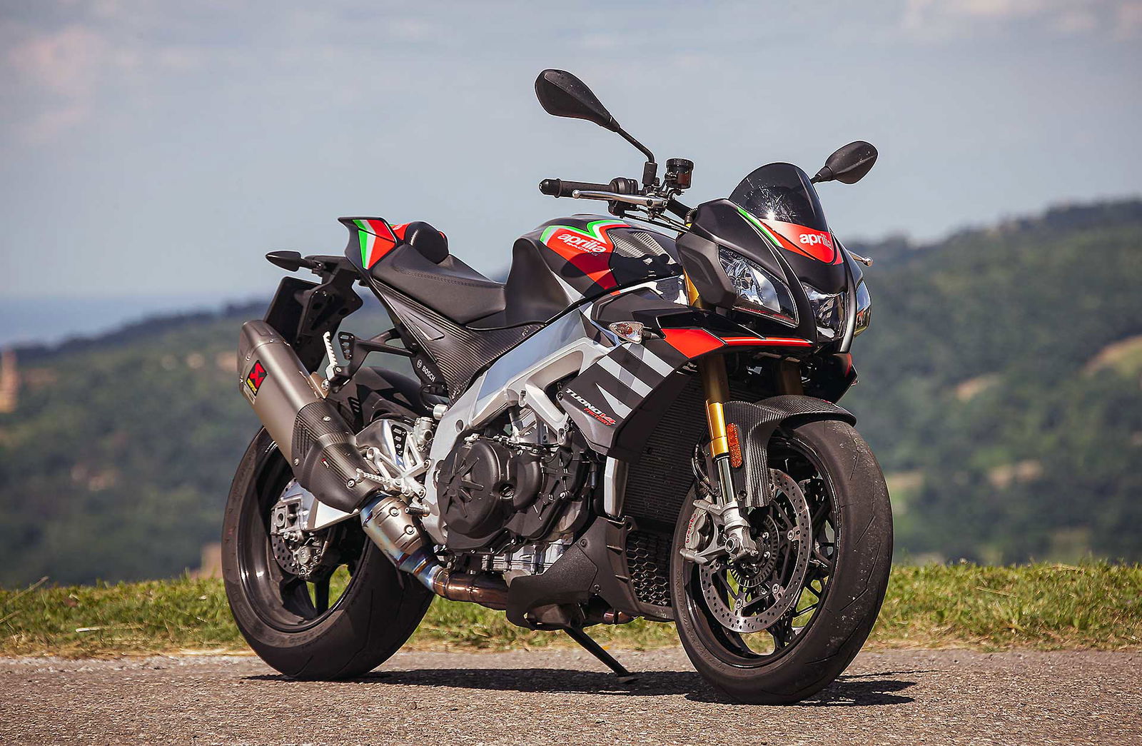 Aprilia Tuono V4 1100 Factory 2020 migliore maxi naked