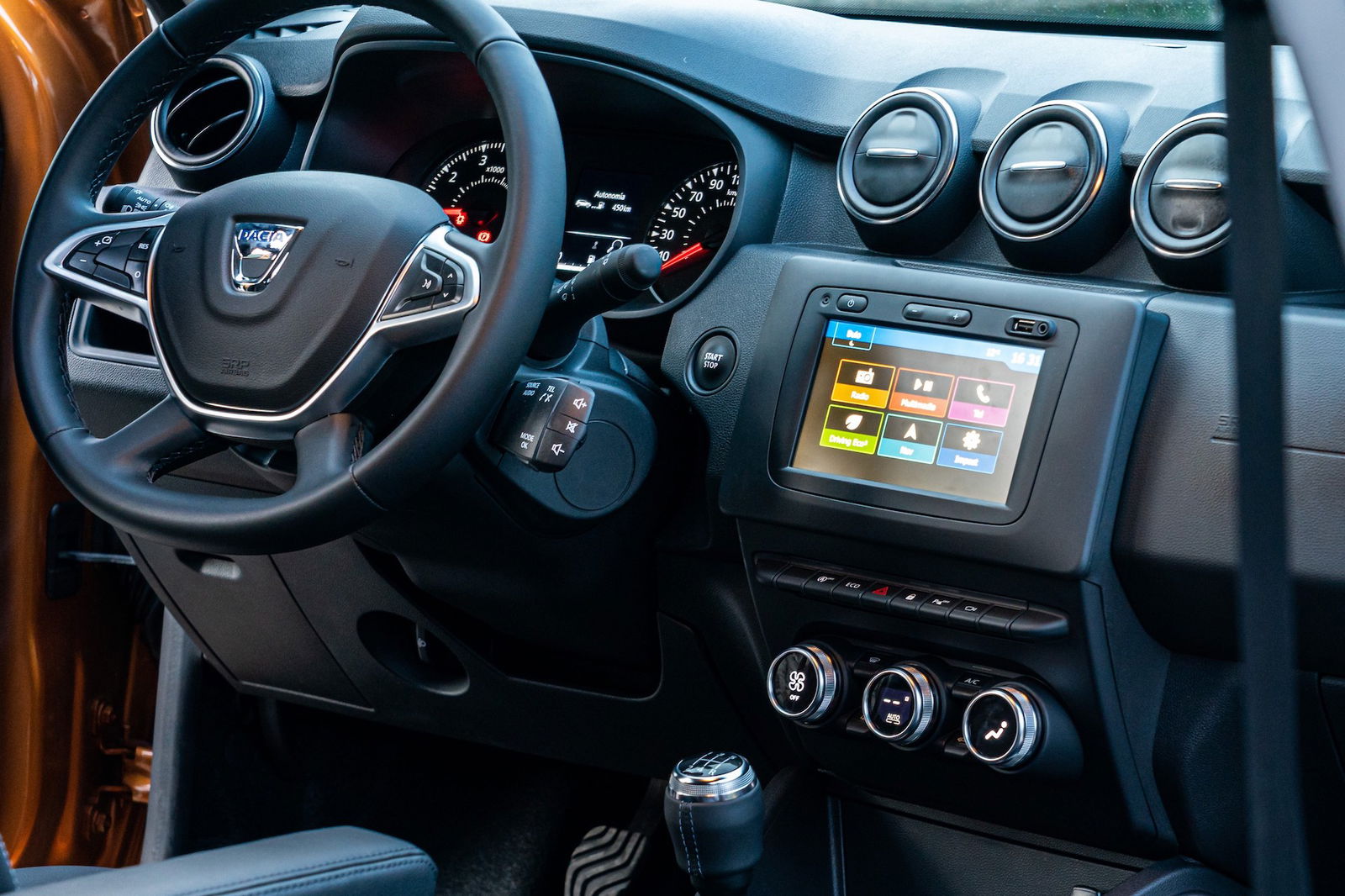 Dacia Duster 1.0 - prova, plancia