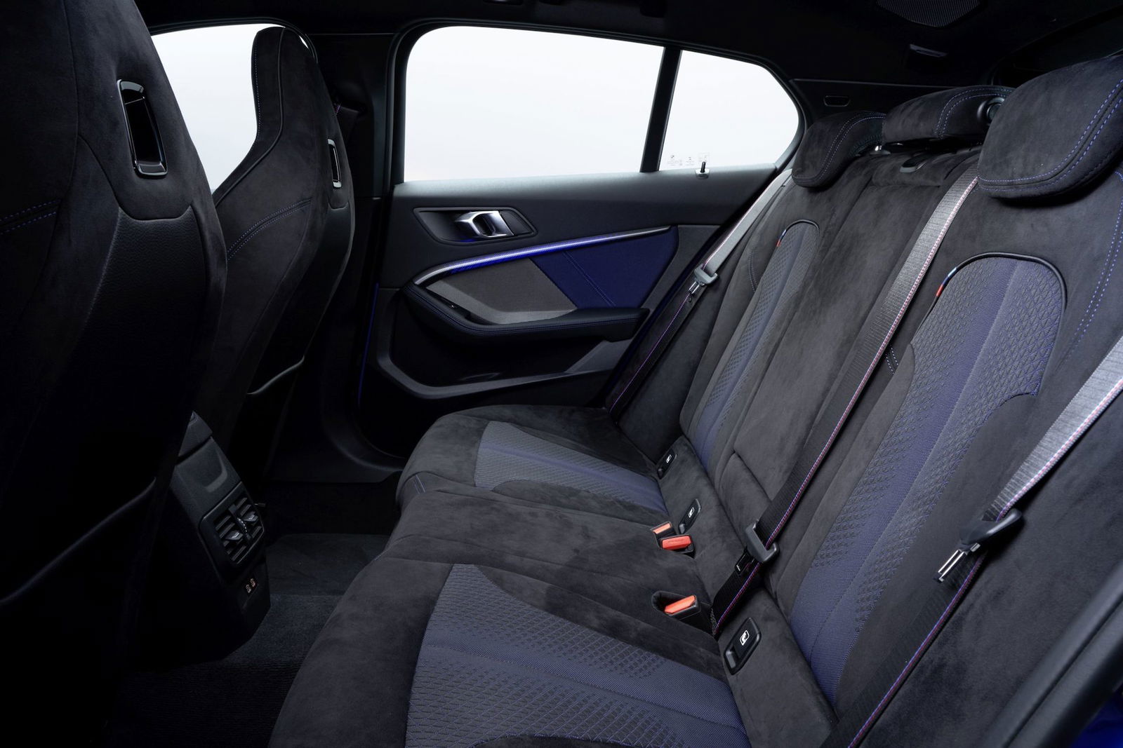 BMW M135i sedili posteriori