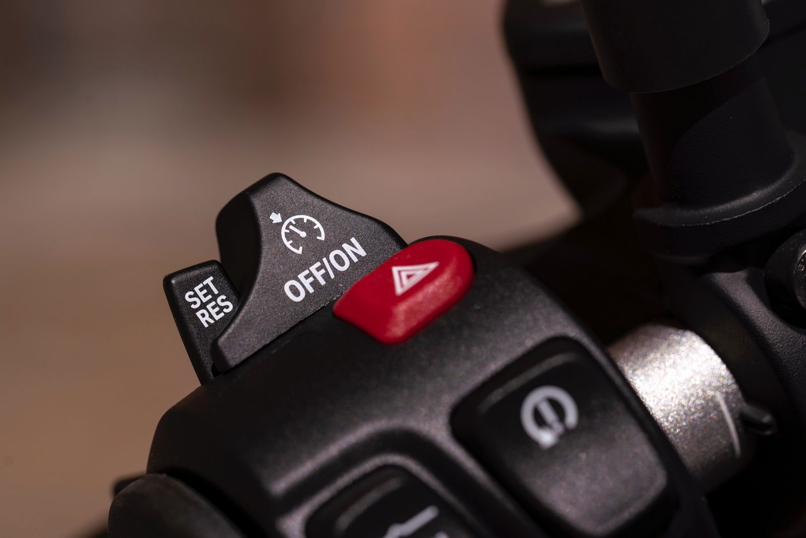 BMW R nineT cruise control