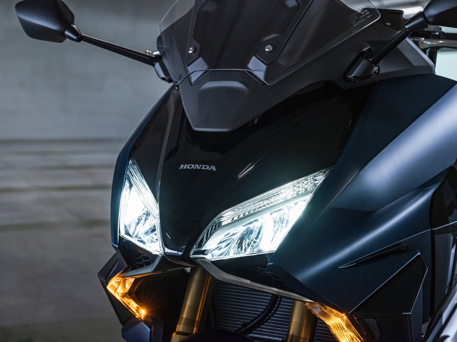 HONDA FORZA 750 fari a led