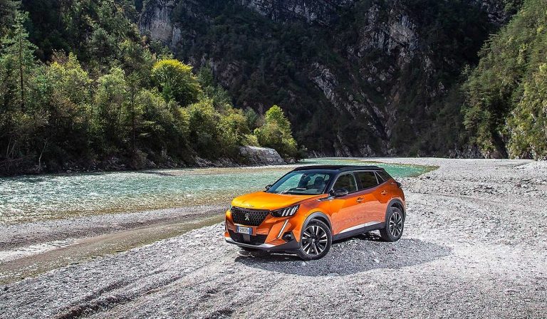 Peugeot 2008 GTLine 130 cv 2021