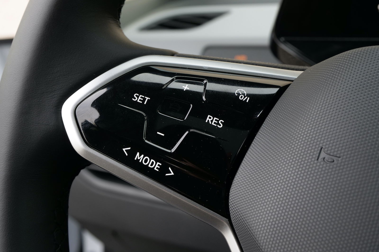 Volkswagen ID3 comandi razze volante