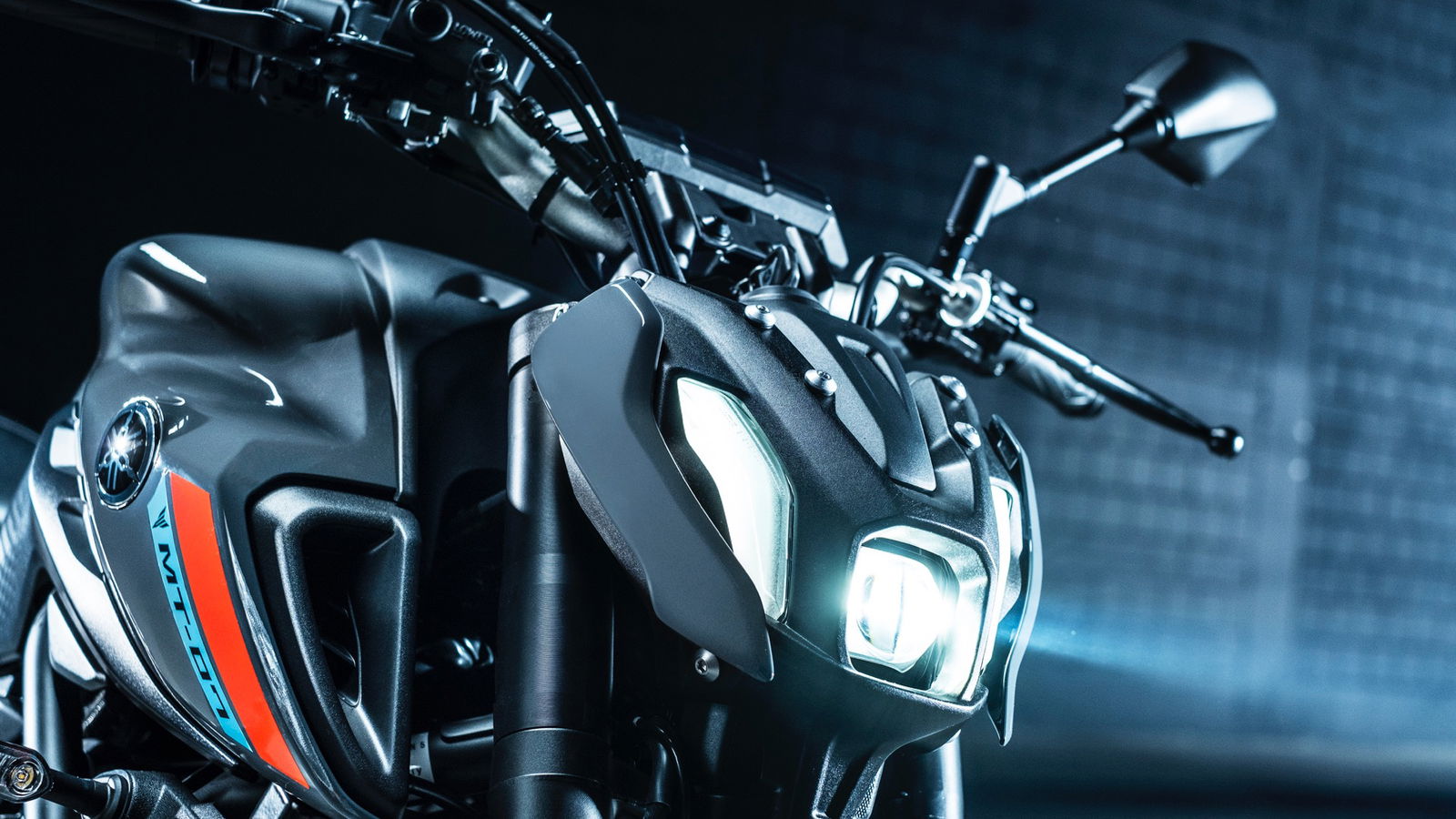 Yamaha MT-07 2021 faro a LED