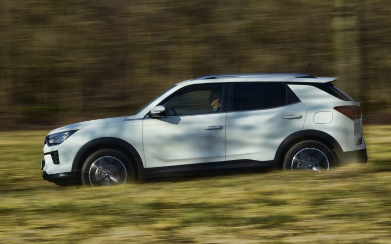 Ssangyong Korando bianca, movimento su strada