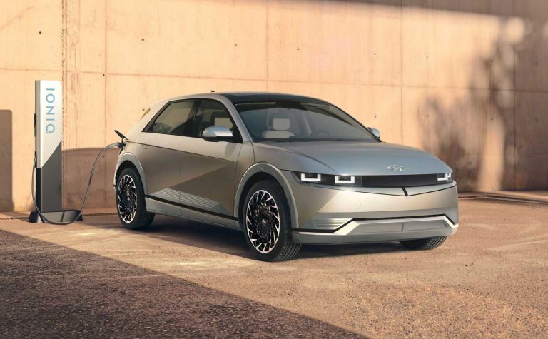 Hyundai Ioniq 5 tre quarti anteriore