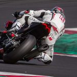 Aprilia RSV4 1100 Factory in pista