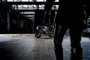 Vibrazioni art design moto con pezzi riciclati