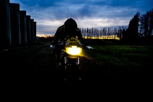 Vibrazioni art design moto con pezzi riciclati