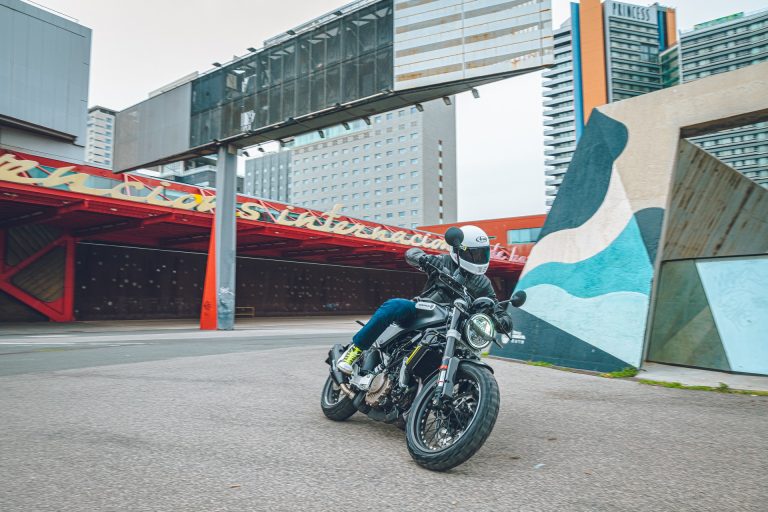 Husqvarna Svartpilen 125