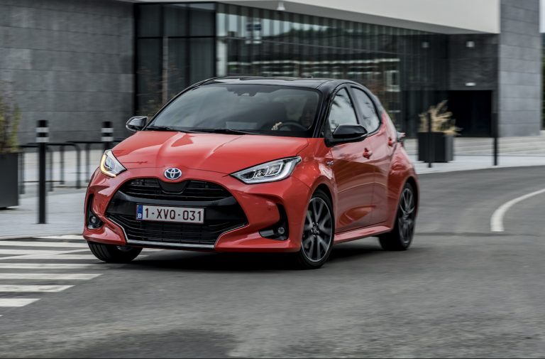 toyota yaris vs citroen c3