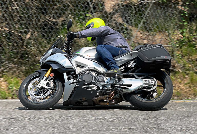 Aprilia Tuono V4 2021