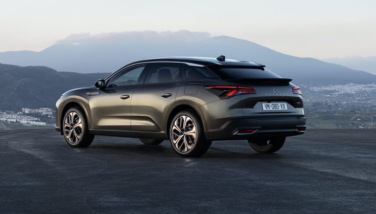 Nuova Citroën C5 X come è fatta