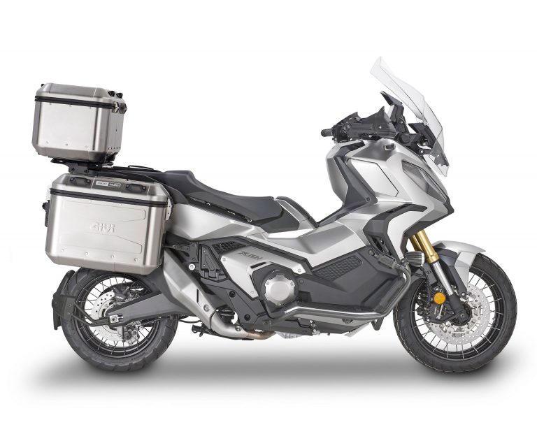 Honda X-ADV con tris valigie GIVI Dolomiti