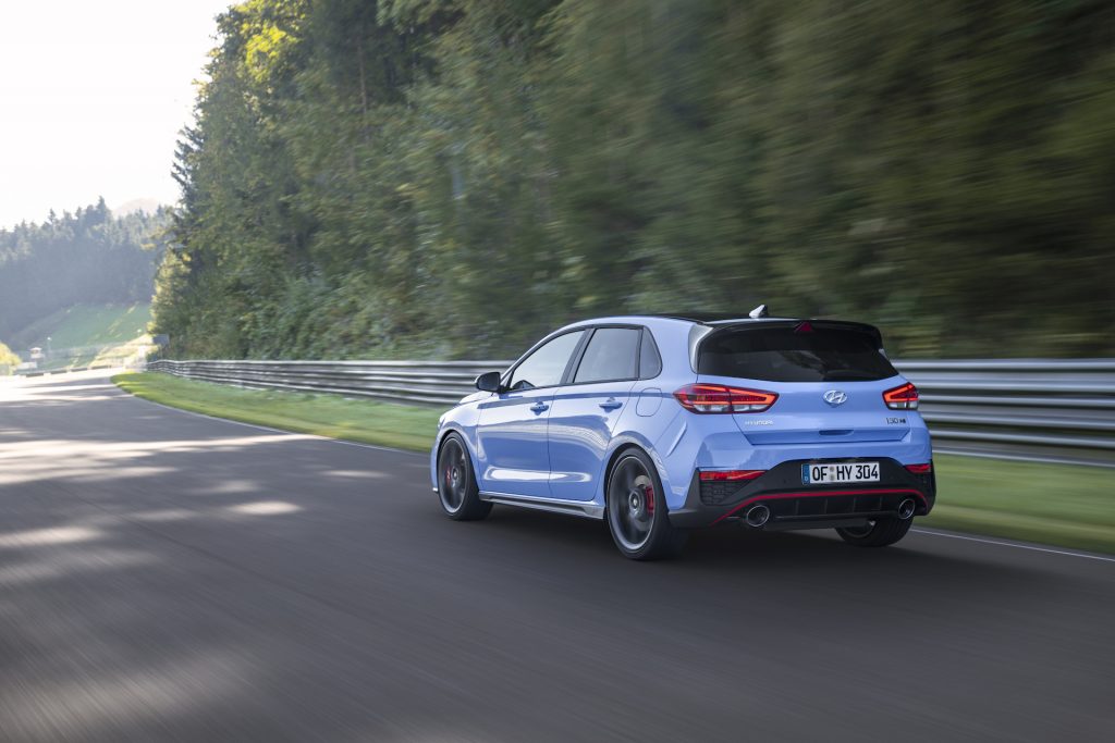 Hyundai i30 N - dinamica tre quarti posteriore