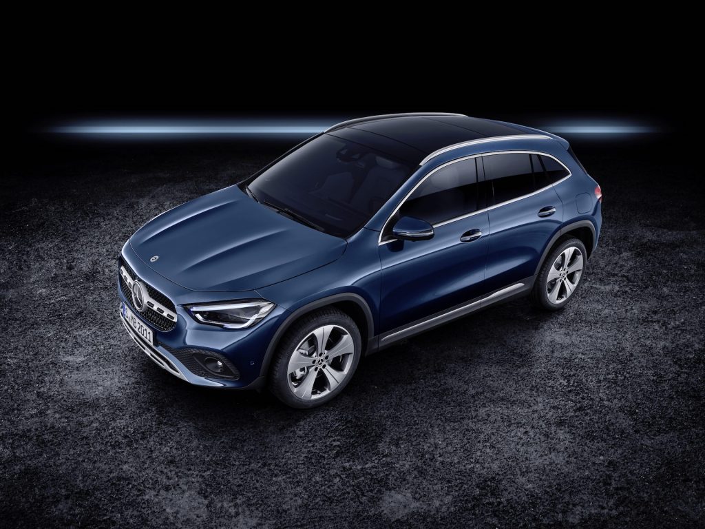 Mercedes GLA - foto studio dall'alto