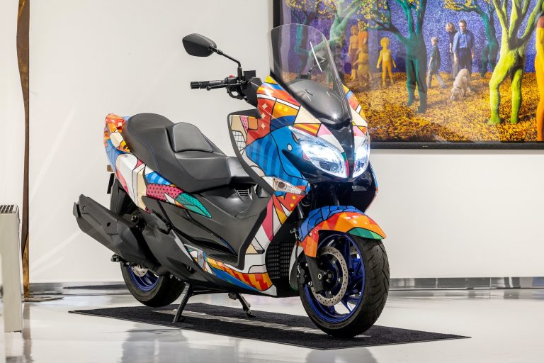 Suzuki Burgman asta beneficenza