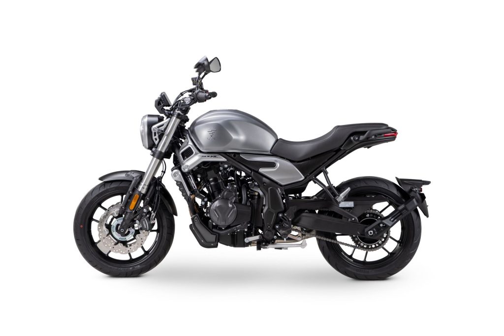 Voge 500 AC Trofeo - statica studio laterale