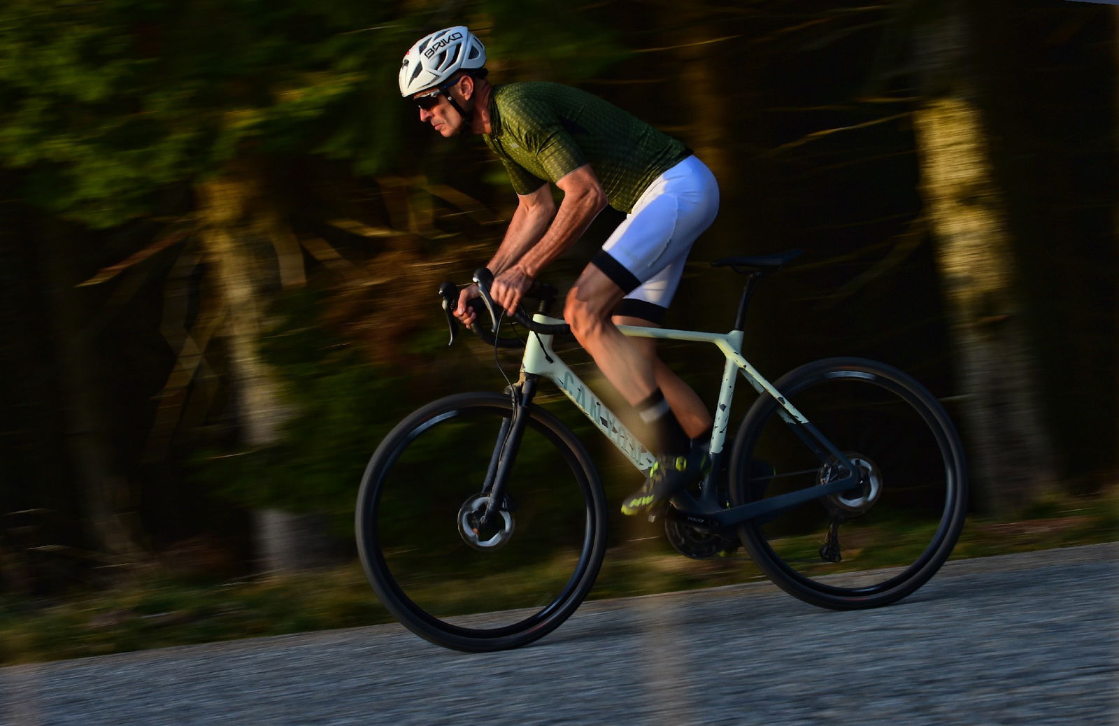 canyon grizl suspension movimento laterale su strada