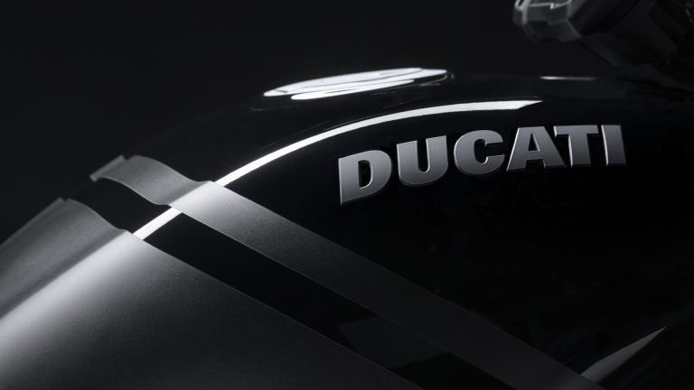 Ducati XDiavel Nera, Frau