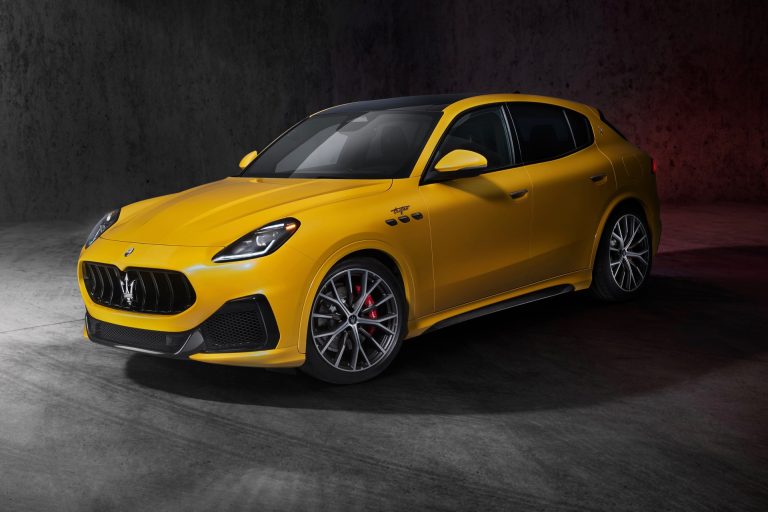 Maserati Grecale tre quarti anteriore