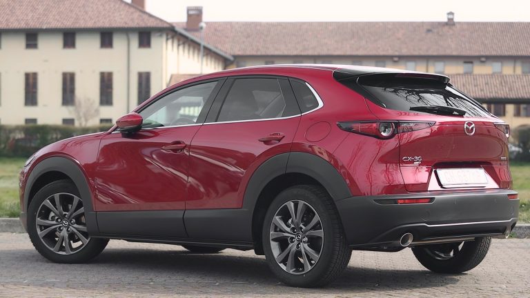 test MAZDA_CX-30 visra posteriore