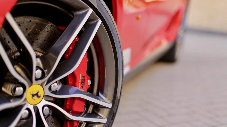 Ferrari Purosangue, motore V12, SUV più potenti